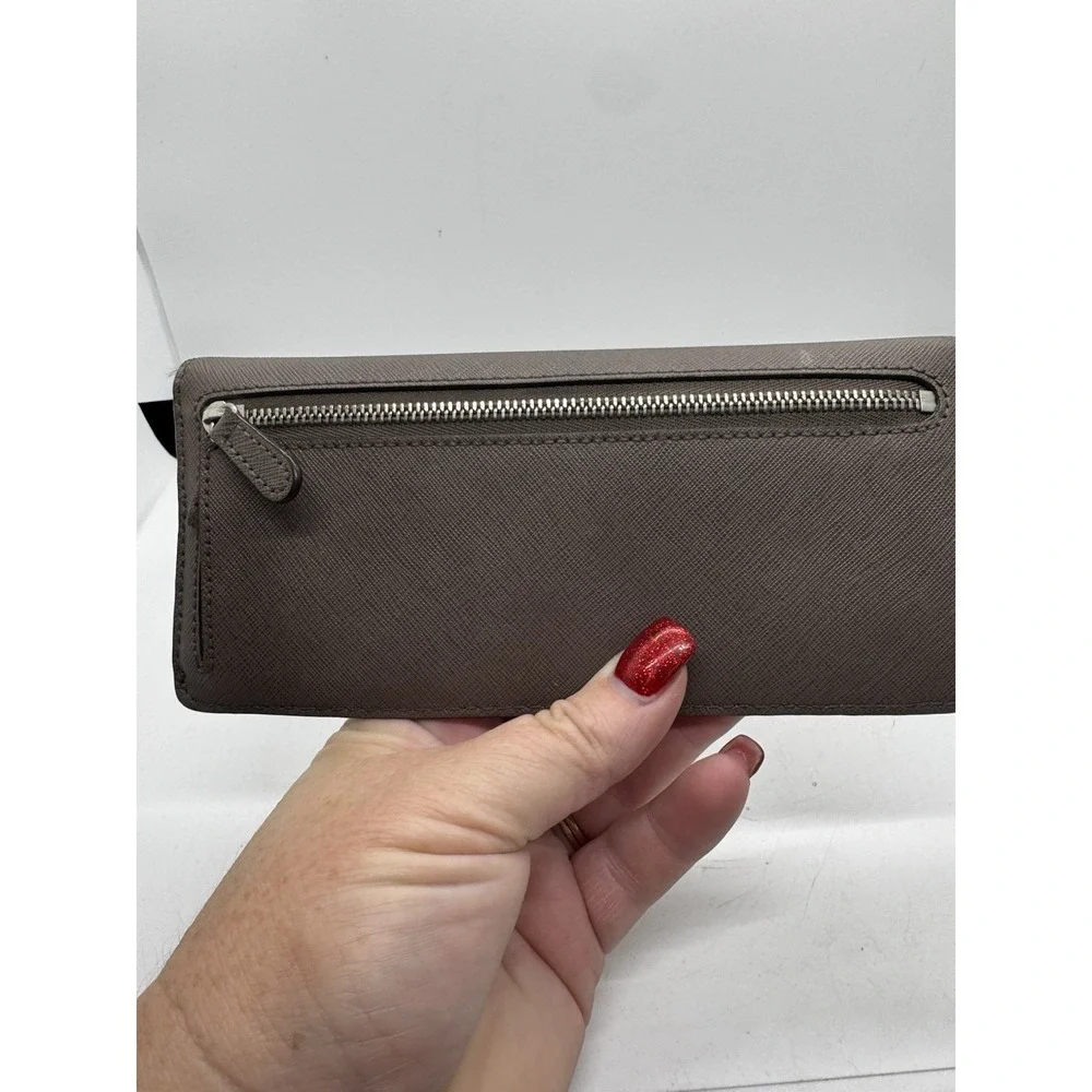 Michael Kors Large Slim Wallet Taupe EUC A8